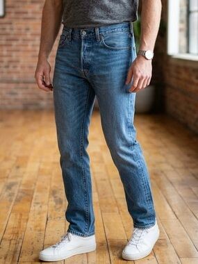 Levi's 501 Original Fit Straight Leg Jeans - 34x32 Medium Wash Classic Timeless